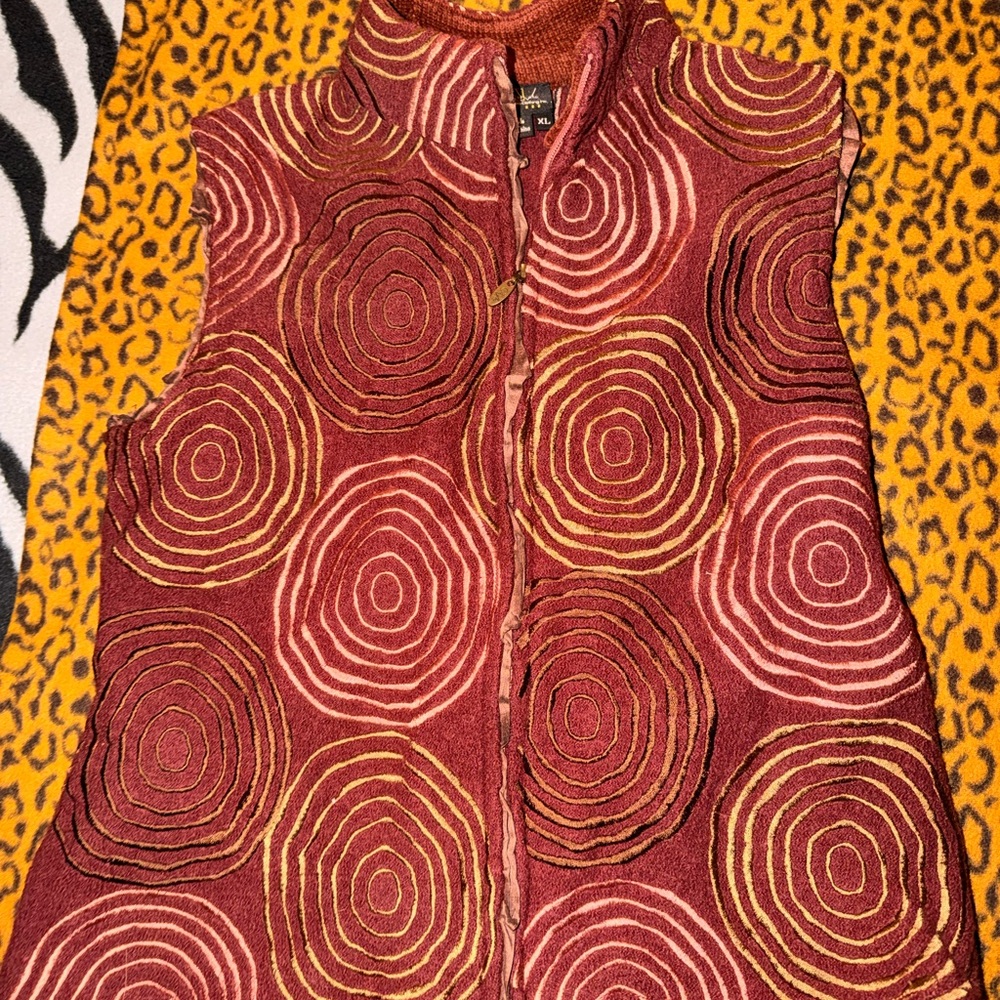 Covelo Women's Vest with Circular Patterns